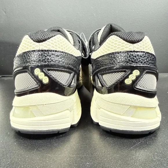 ASICS Gel Kayano 20 Hal Studios Bone Size 9 Mens 1203A499-250